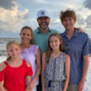 Meet your Posher, Chloe